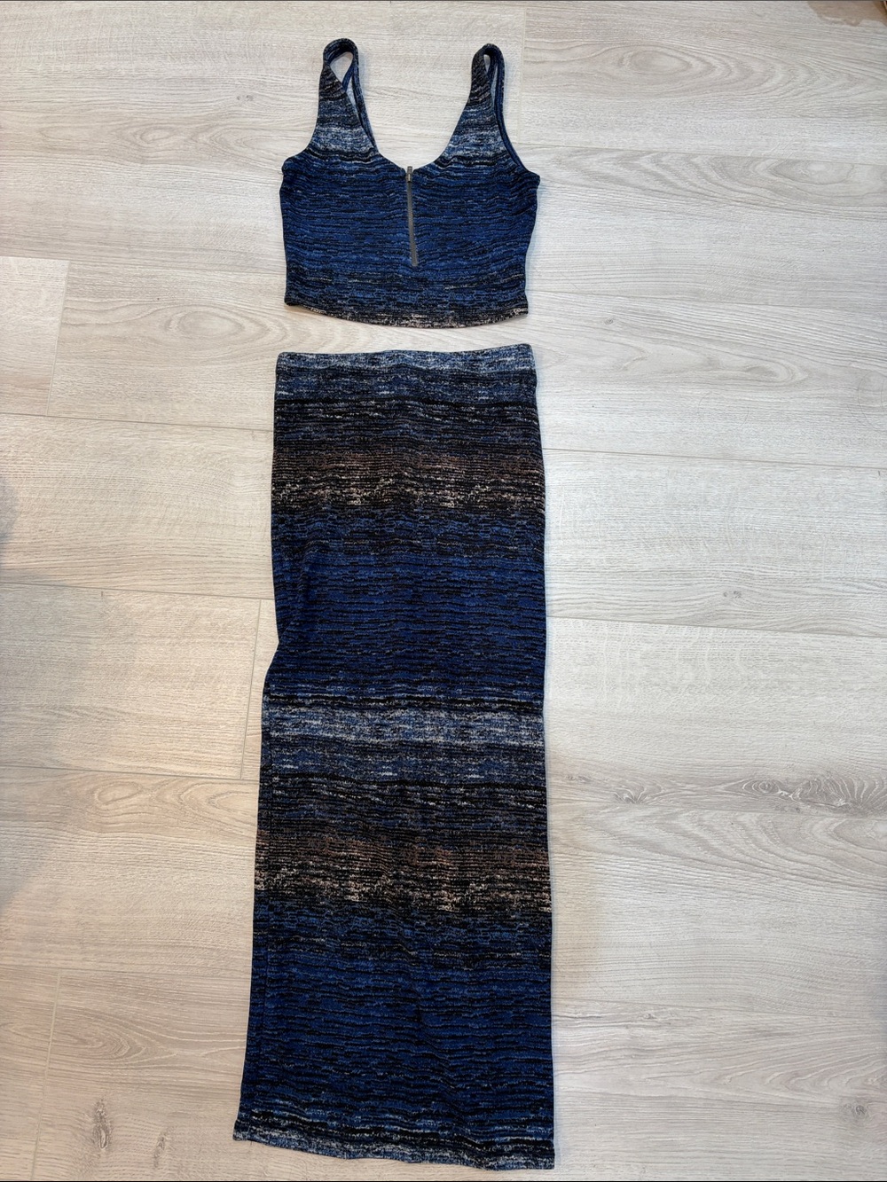 Sleeveless Knit Two-Piece Dress Set in Navy and Black